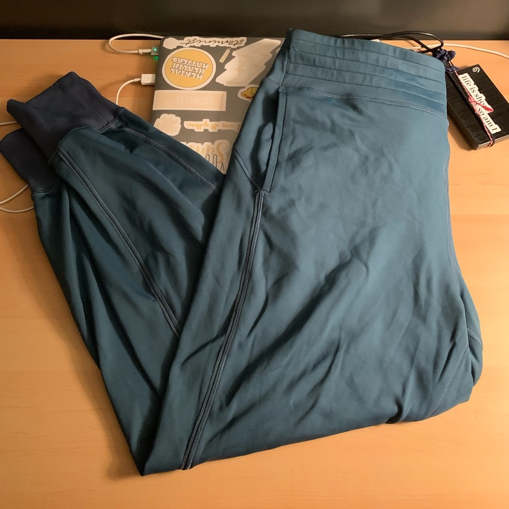 Teal Lululemon Leggings WITH Rip Tag